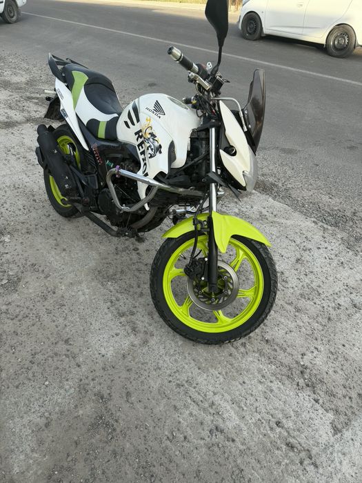 Mototsikl Lifan 200 kub