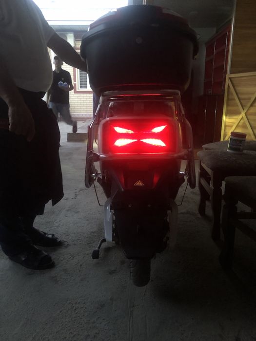 Skuter-tezligi 70 km 3 oy haydalgan toza hamma joyi narxini kelishamiz