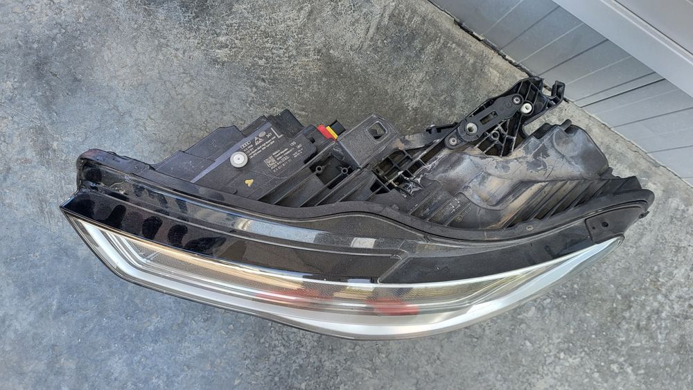 Ляв фар Ауди А6 2015