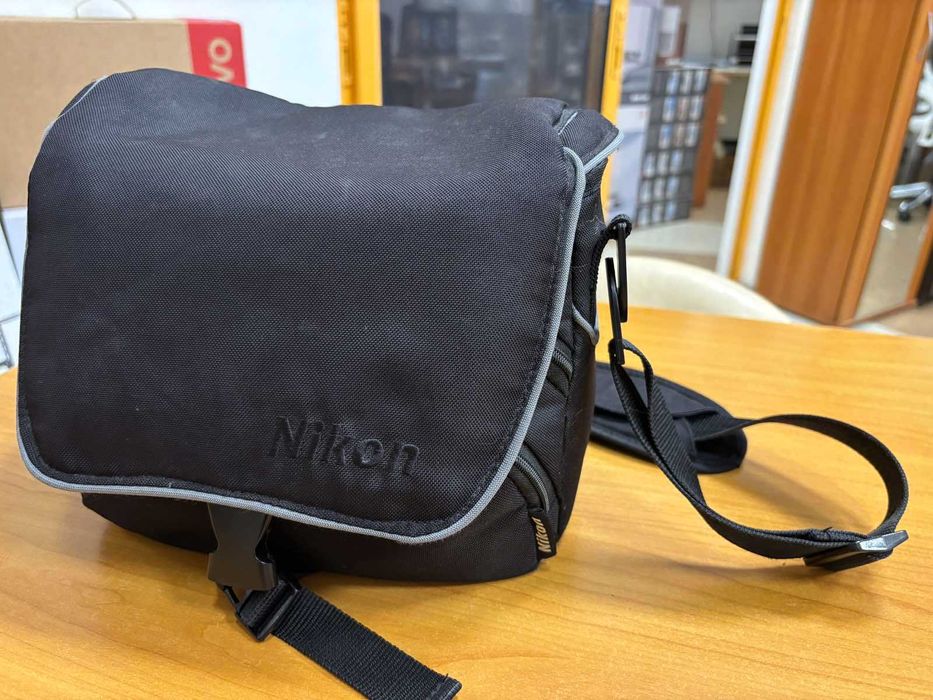 Обектив Nikkor 50 mm 1.8G; увеличителни филтри; светкавици; GoPro Hero 4