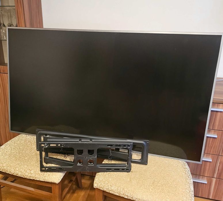 Телевизор Samsung QE55Q67R - 55-инча 4K Ultra HD QLED