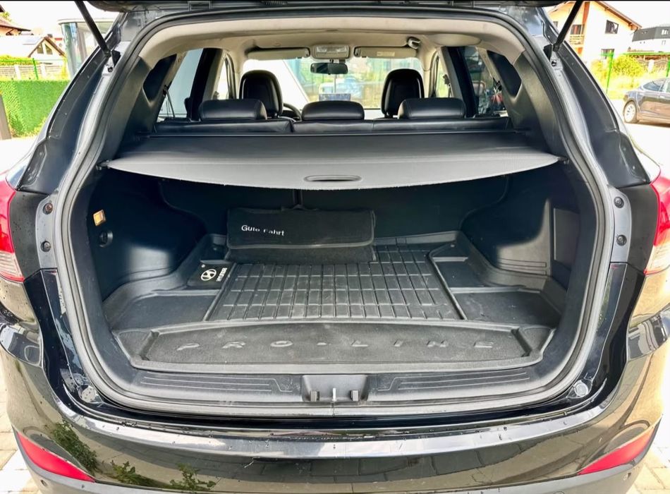 Vând sau  Hyundai IX35
