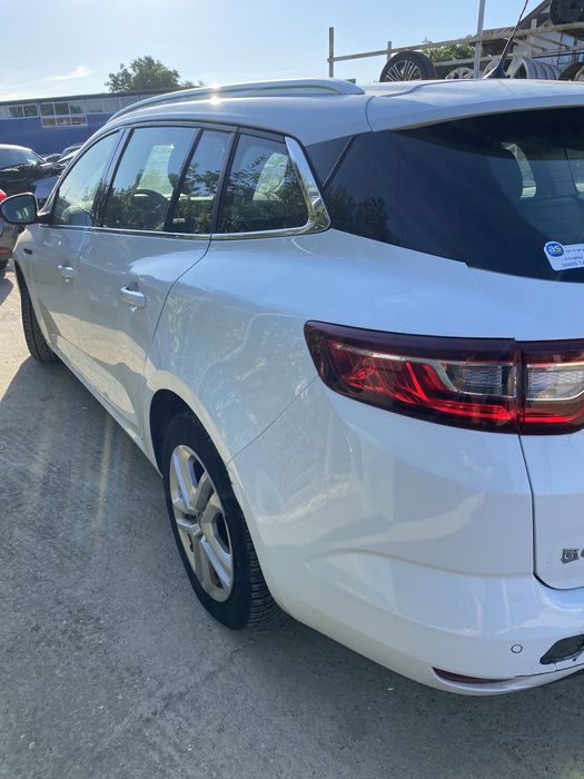 Aripă dreapta spate Renault Megane 4 break 2018
