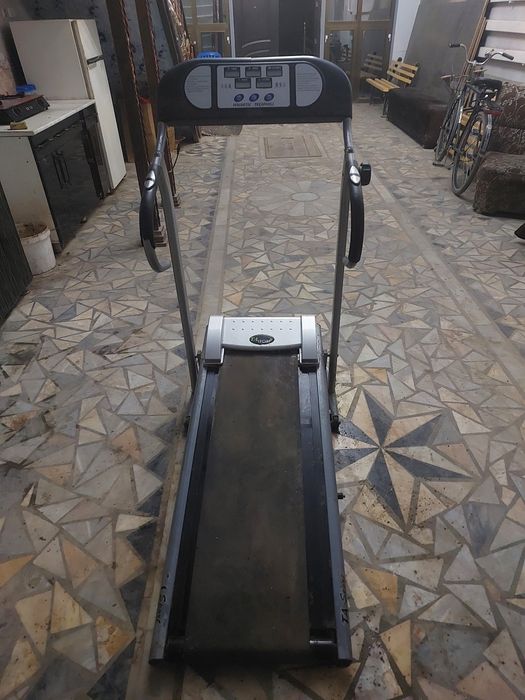 Беговая дорожка  в отличном состоянии недорого