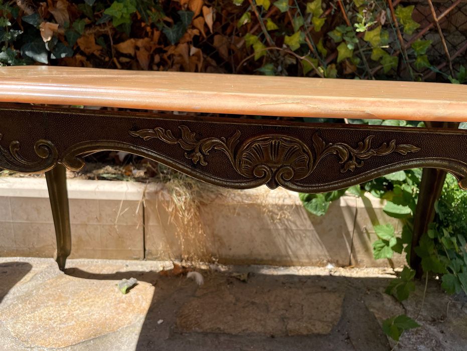 Месингова маса с мраморен плот