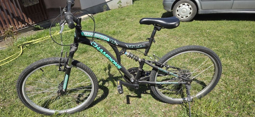 Vând bicicleta Champions