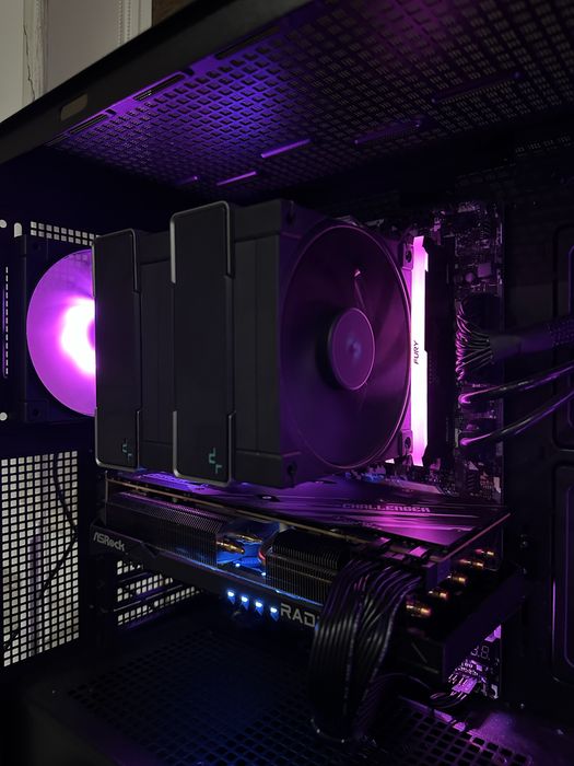 Геймърски Компютър- Ryzen 7 5800x3d RX 7800xt