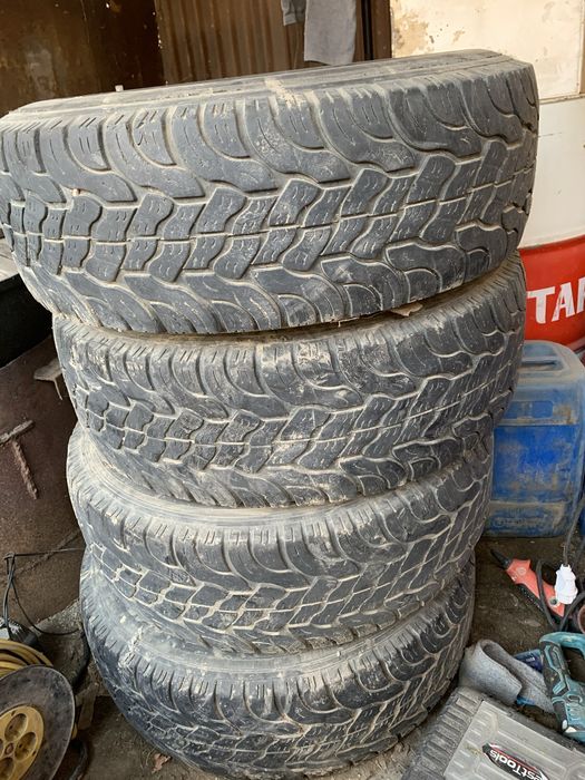 Продам шины с дисками 31х10.50R15