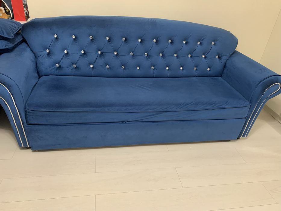 Продам диван с креслом. Синего цвета .