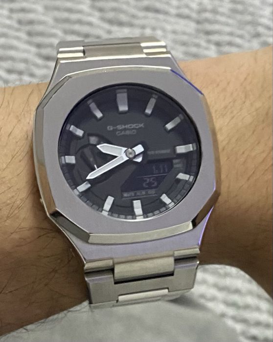 Продам Casio G Shock 2100