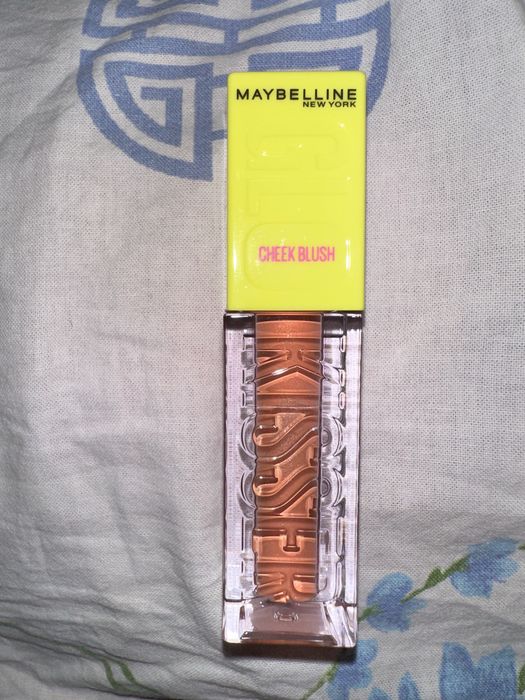 Продается Контуринг и жидкий румяна