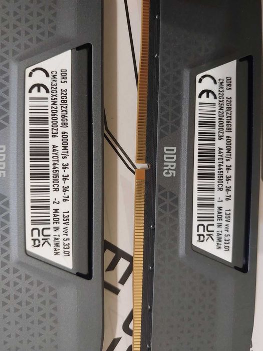 32GB DDR5 6000MT/s CL36 - Corsair Vengeance (XMP, EXPO)