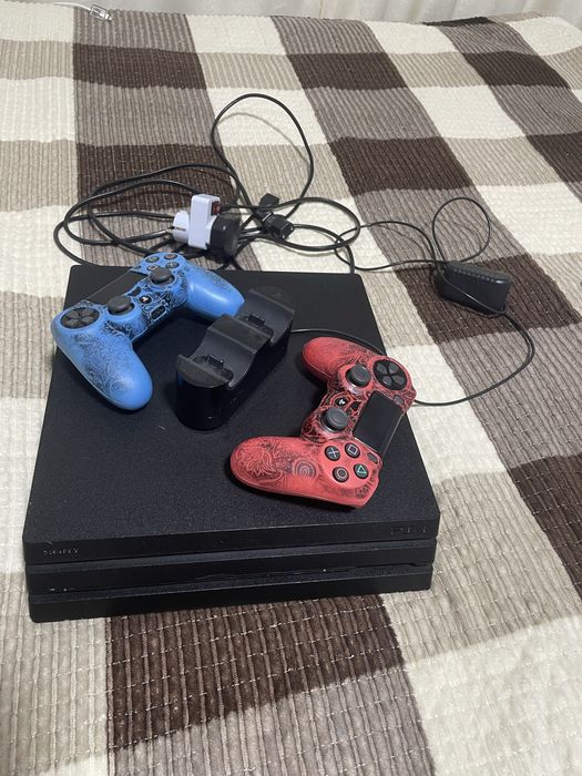 Playstation 4 pro 1Tb + 21 диск