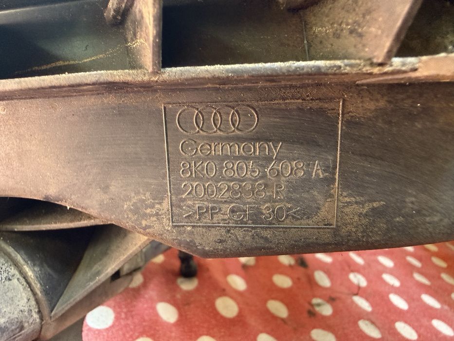 Suport far stanga audi a4 b8 nonfacelift 8K0805608A