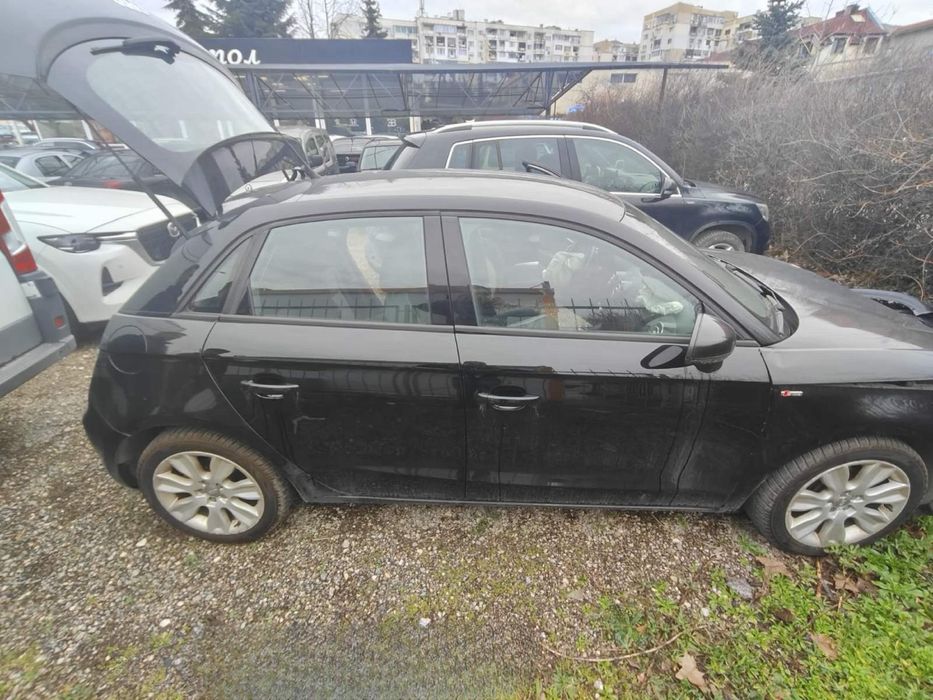 Ауди А1 на части Audi A1 1.6tdi CaY автомат 4 врати 150000км