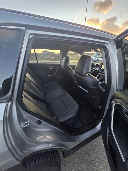 Toyota RAV4 Hybrid 2.5 HEV 218CP  Luxury • Piele • 36.000 km