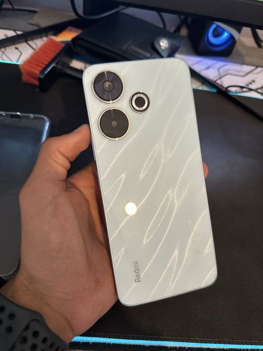 Se vinde xiaomi redmi 13