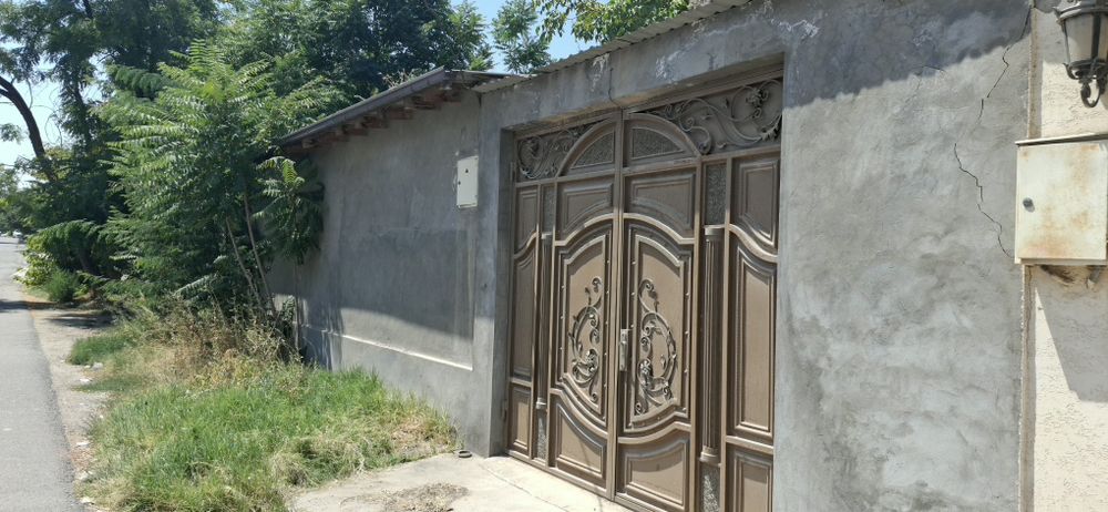 Продается участка 10 соток с 1 комнатами в Кибрае на Лимонария