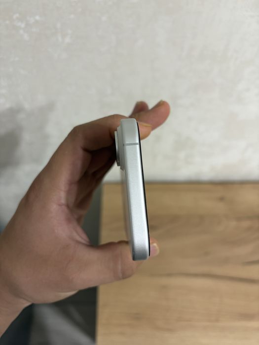 Продам iPhone 17