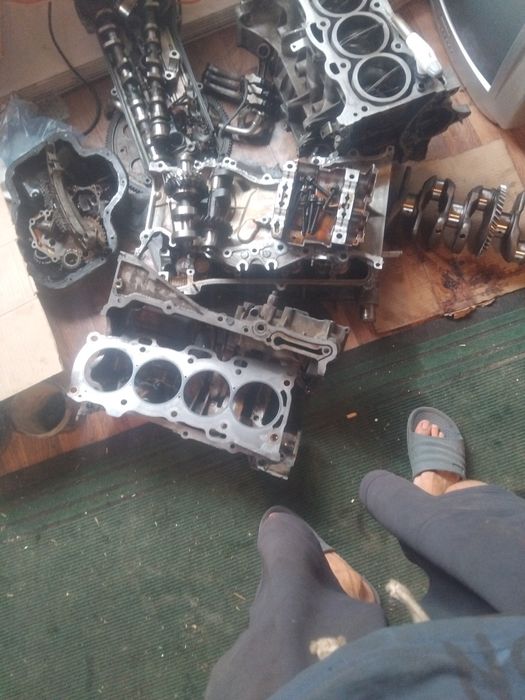 Продам двигатель по запчестям 2az-fe