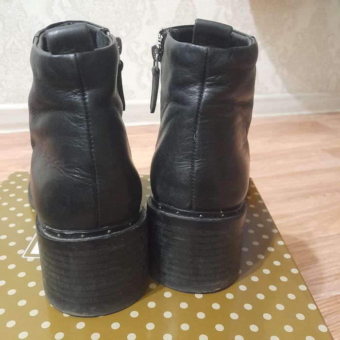 Кожаная обувь женская