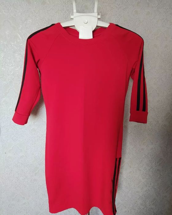 Продам платья 42-44 размер