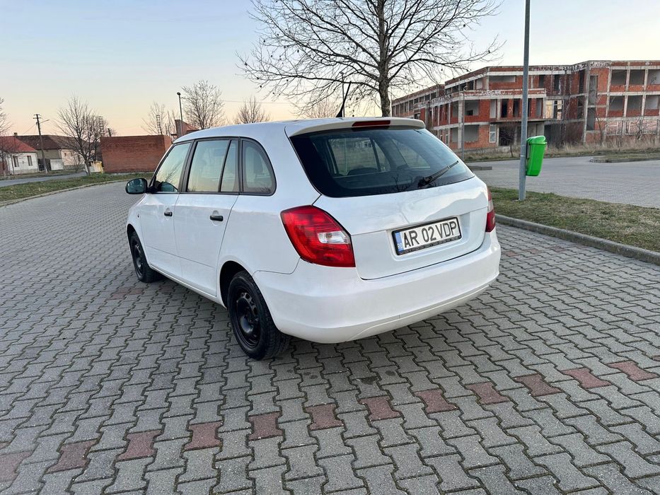 SKODA Fabia 2012 — imagine 3