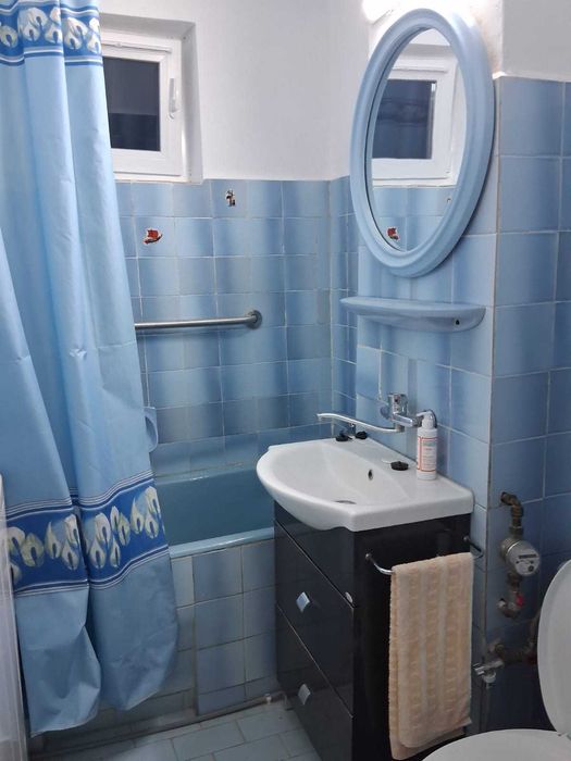 Apartament 4 camere de închiriat