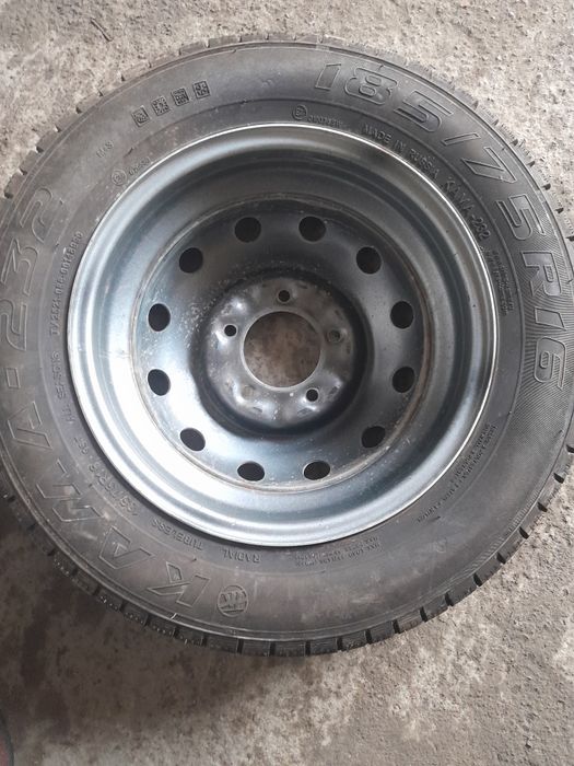 Продам запаску от нивы ,