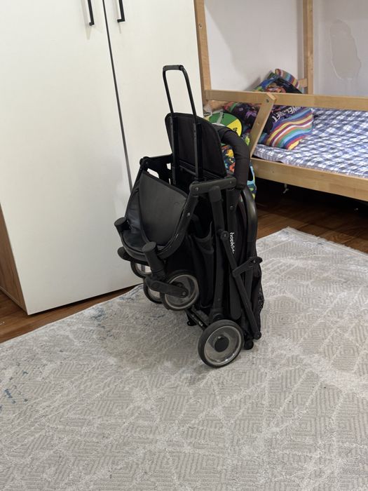 Продам прогулочная коляска испол только дома