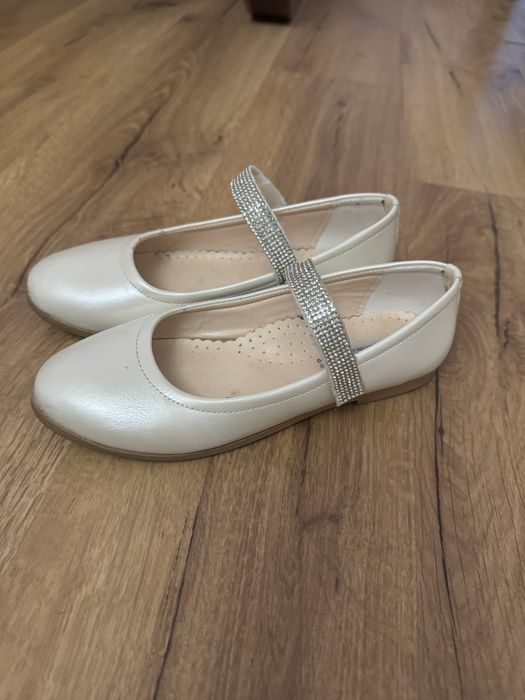 Детские нарядные туфли