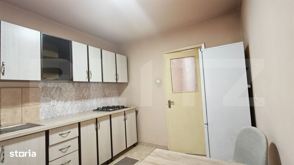 Apartament 3 camere decomandat, etaj intermediar, zona Magheru