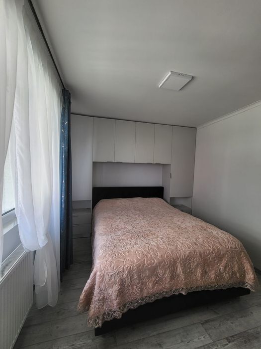 Inchiriez apartament