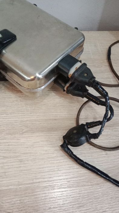 Вафельница советская продам.