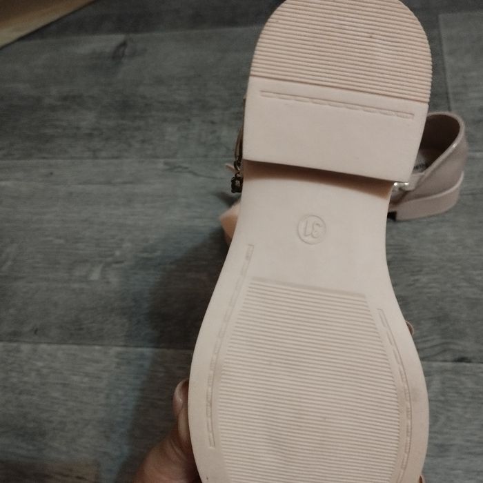 Новые детские туфли