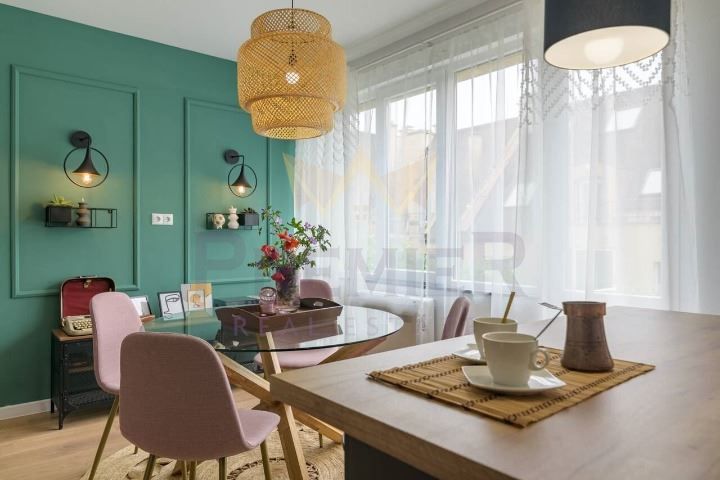 Дава се под наем Тристаен апартамент в Варна, ВИНС - 78 кв.м за 816 € - Снимка #2