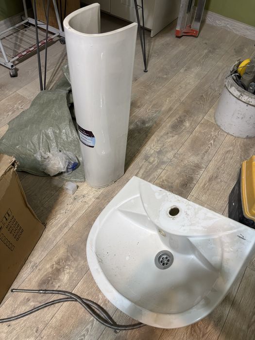 Продается унизтаз и раковина