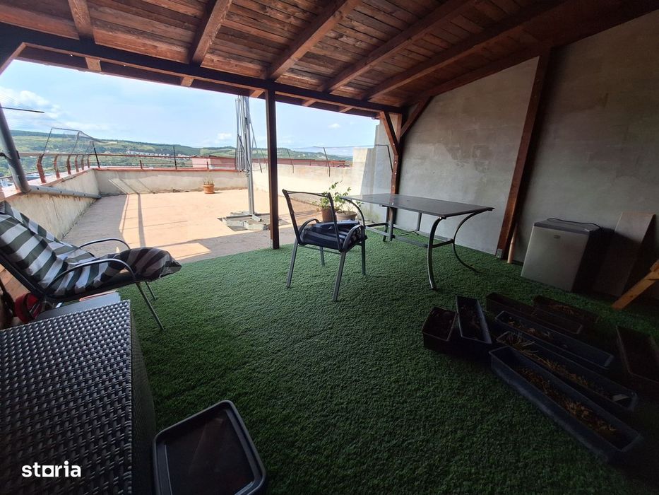 Apartament cu 2 camere, 56 mp, terasa de 50 mp, zona Razoare — fotografia 1