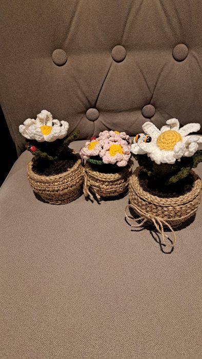 Ръчно плетени цветя