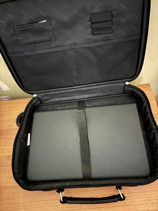 Dell Vostro 15 3530 / i5-1334U 13th Gen / 16GB RAM / 512GB SSD + чанта