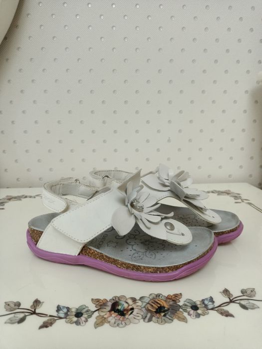 Детские босоножки