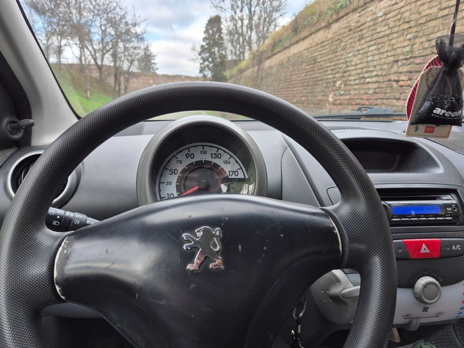 Peugeot 107 2011 de vânzare. Preț 2500 euro negociabil
