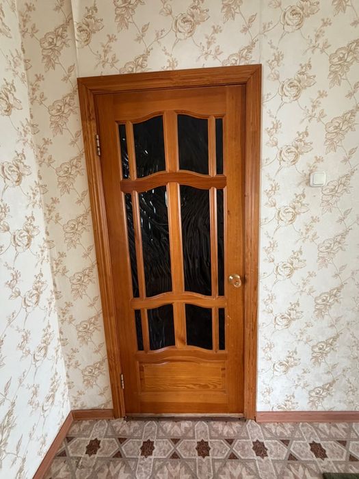Продам двери с косяком вместе