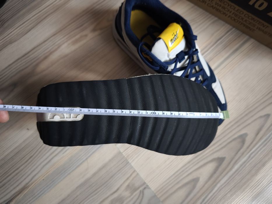 Маратонки Nike и нови сандали за момче