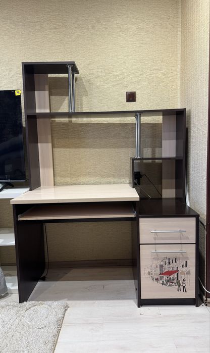 Стол компьютерный