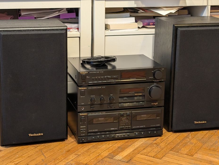 Linie Audio Technics cu boxe SU X101 ST X301 RS X101 SB-CS6