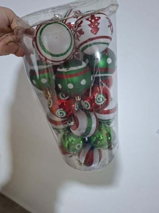 Globuri seturi de Craciun