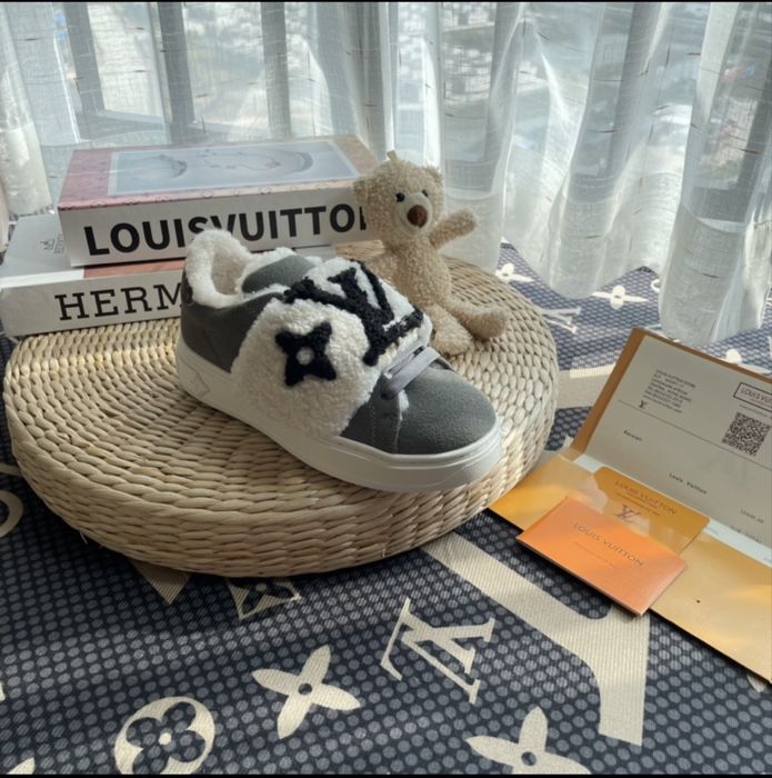 Adidasi Louis Vuitton dama