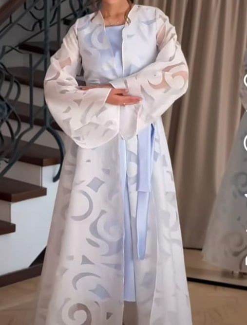 Вечернее праздничное платье