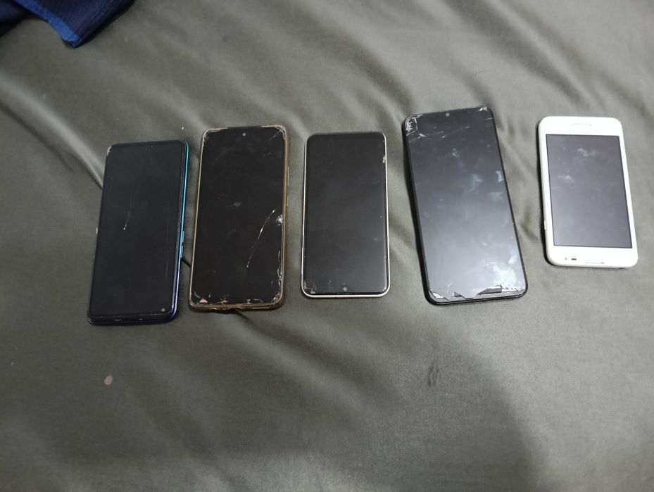 Telefoane și tablete defecte